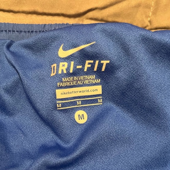 NIKE DRI-FIT BLUE AND WHITE MEDIUM SHORTS - Picture 4 of 6